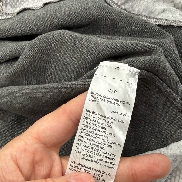 Women’s White House Black Market gray Layered Snakeskin Shirt Sweater NWT Sz S - Picture 11 of 13